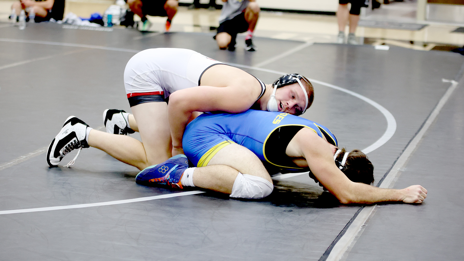 Wrestling falls to (1) Grand View, (RV) Baker in pair of Heart duals